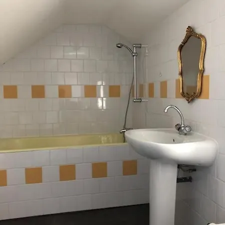 Petit Manoir Av Court De Tennis Villa