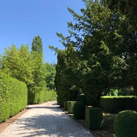 Petit Manoir Av Court De Tennis Villa